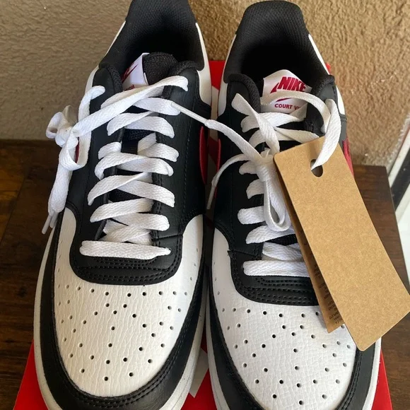 Nike Black and White Sneakers with Red Swoosh for women size 10 for men 8.5 - Picture 8 of 8